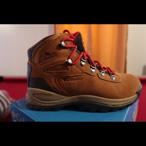Columbia Newton Ridge Plus Waterproof